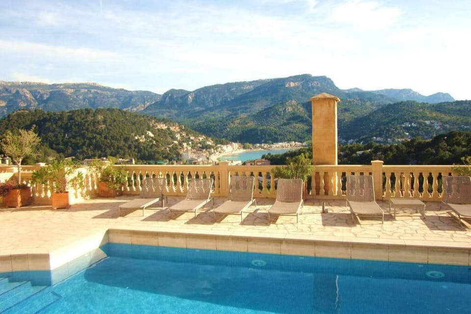 Swimming pool, Swimming pool