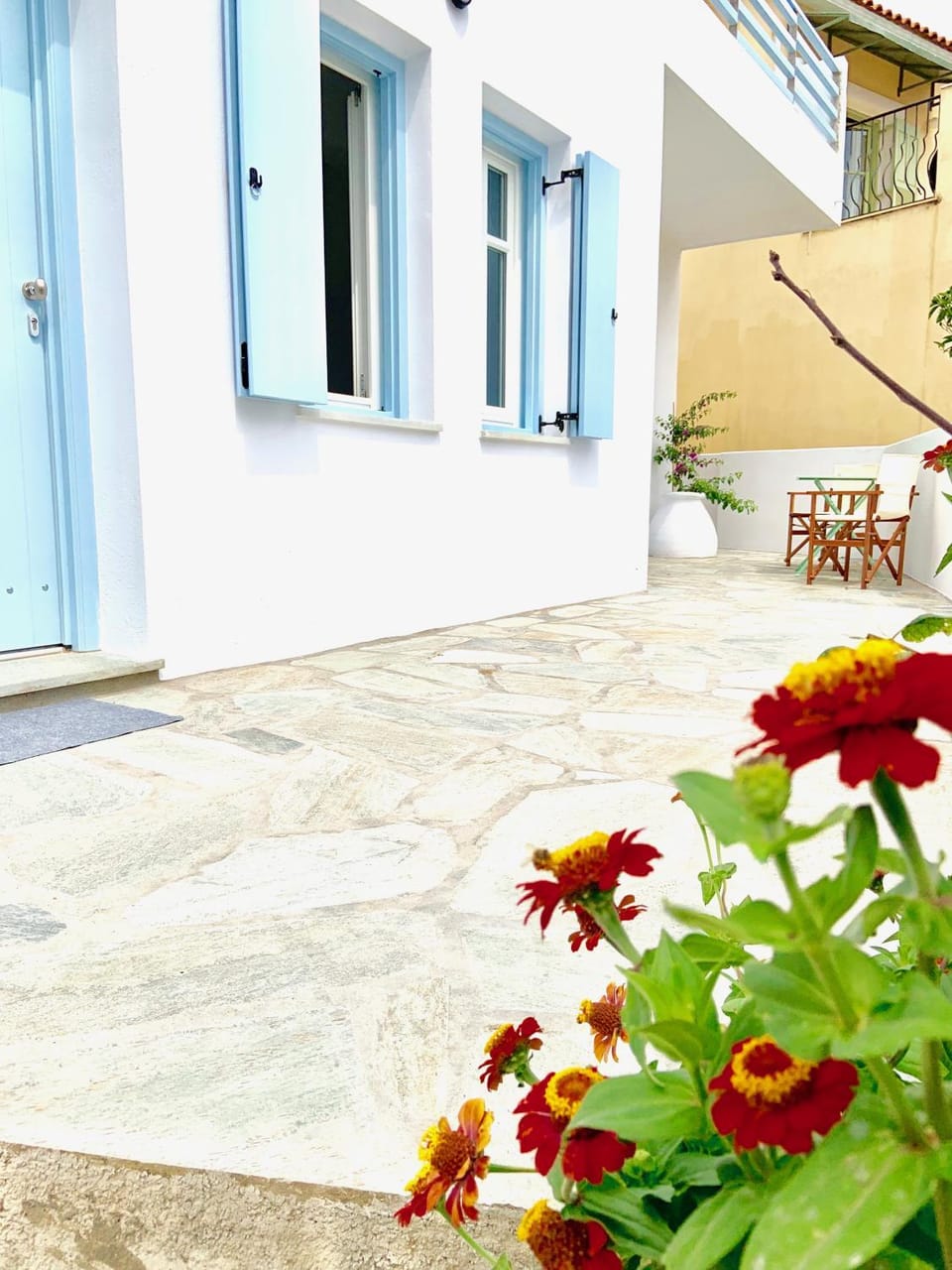 Patio, Facade/entrance, Balcony/Terrace