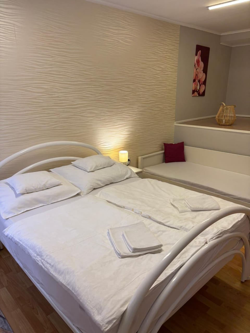Bed, Photo of the whole room