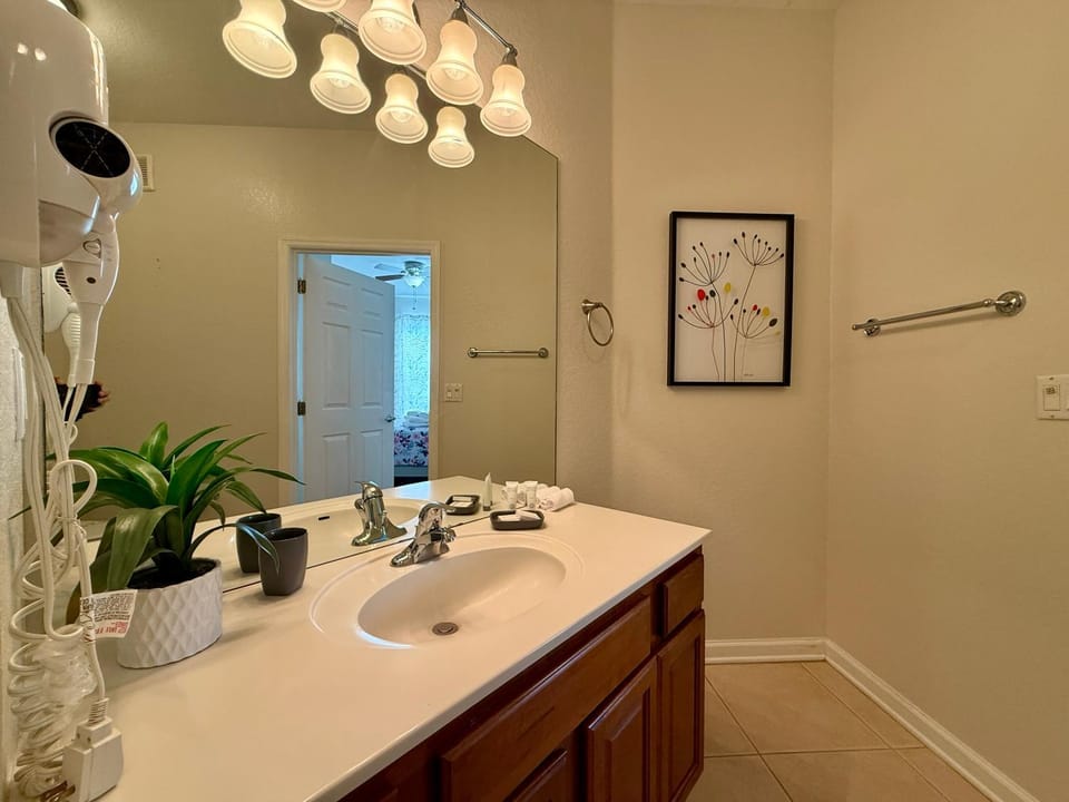 Bathroom, hair dryier, towels