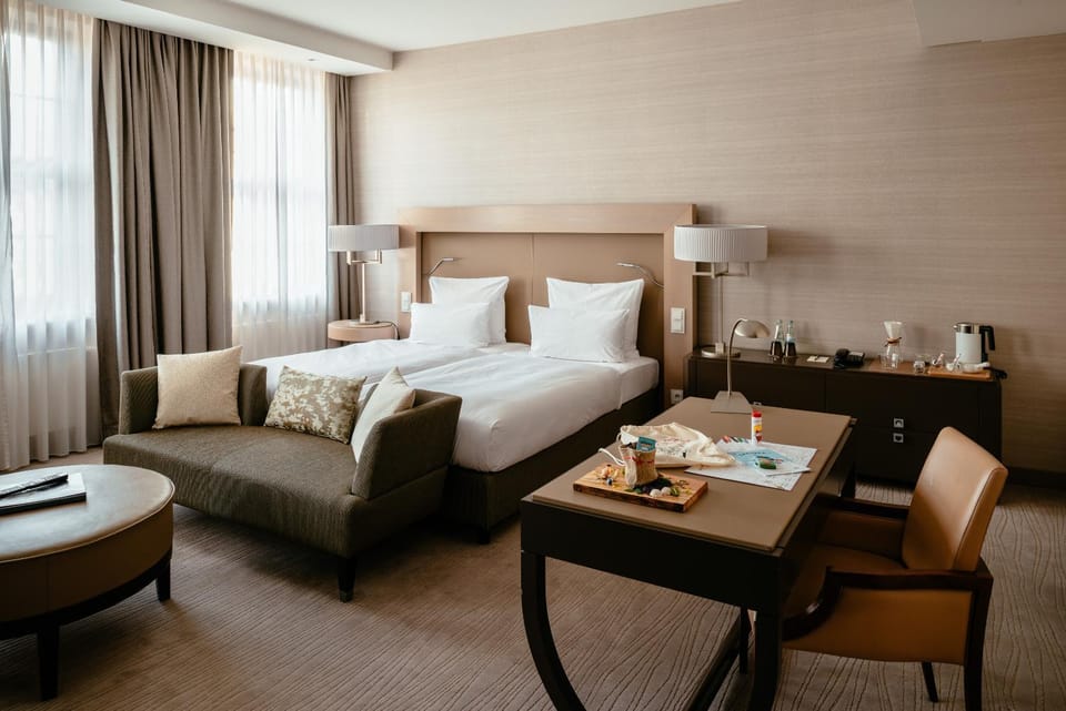 Bed, Coffee/tea facilities, Seating area