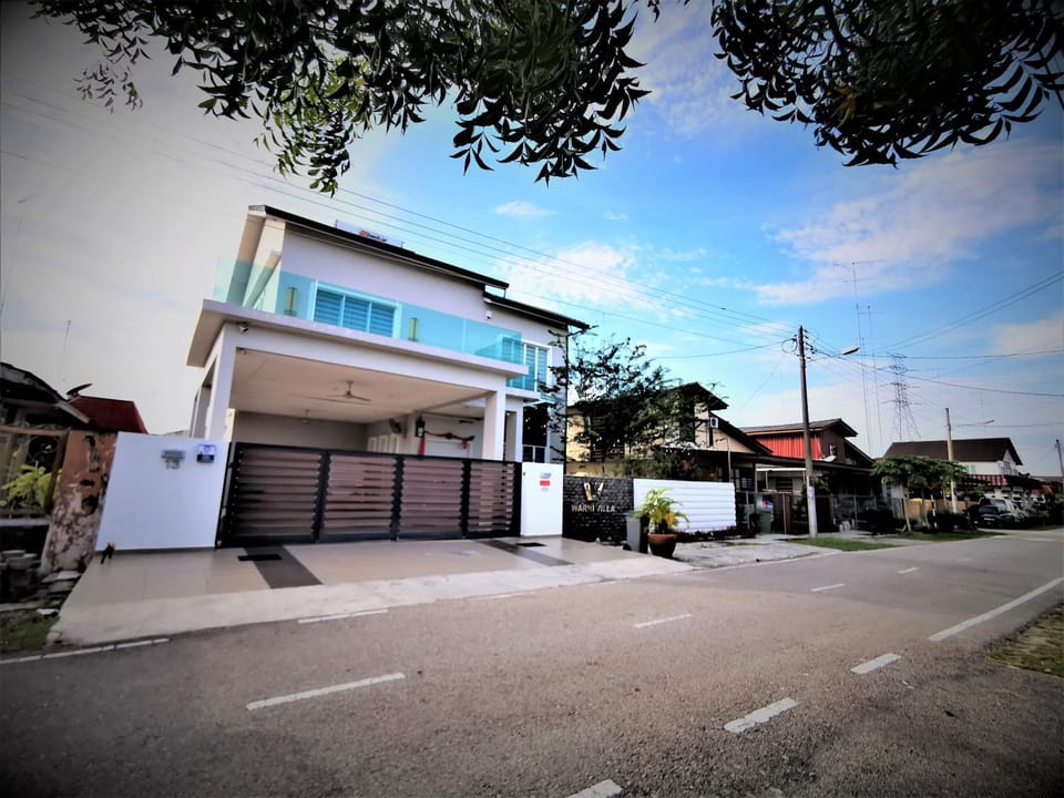 Property building, Day, Neighbourhood, Street view