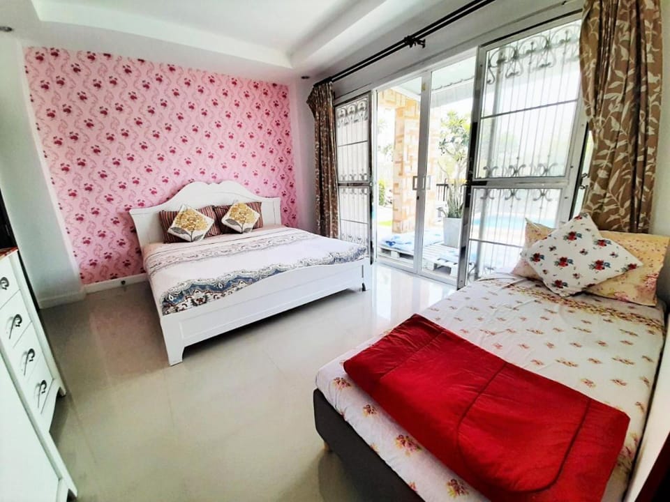บ้านคาราโอเกะ พูลวิลล่า หัวหิน 3 ห้องนอน สระส่วนตัว พัก 6-15 คน House in Hua Hin District