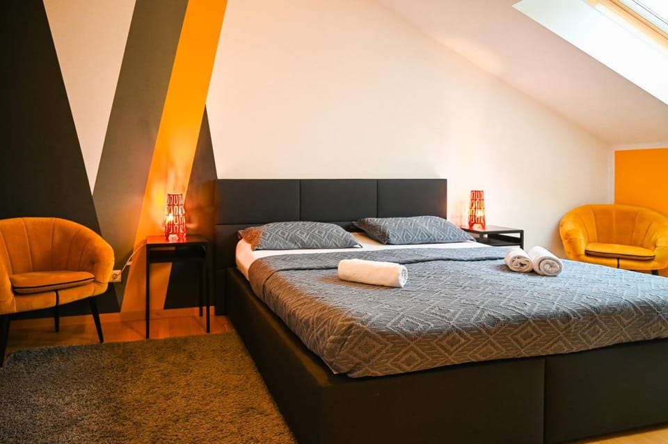 Bed, Bedroom