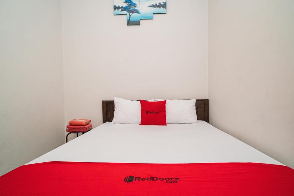 RedDoorz at MERR Rungkut Jl Gunung Anyar Hotel in Surabaya