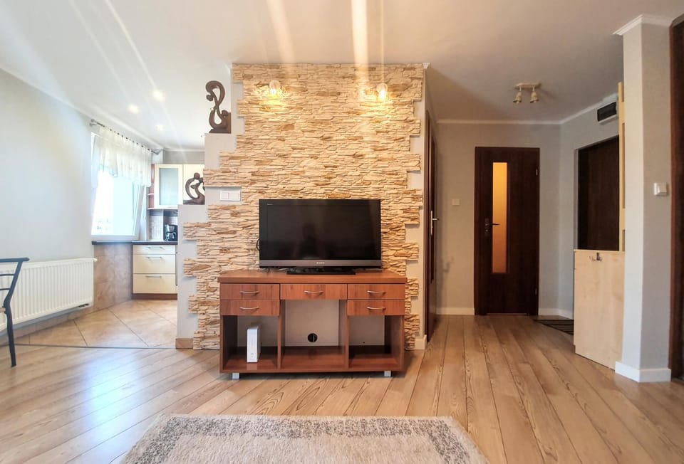 TV and multimedia, Living room, Photo of the whole room, Dining area