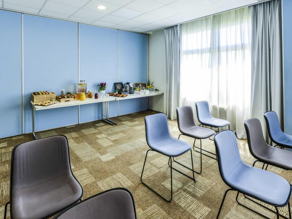 Meeting/conference room