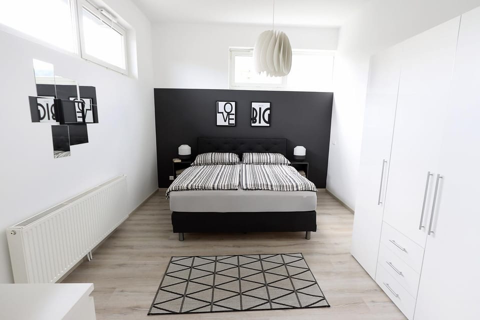 Bed, Photo of the whole room, Bedroom