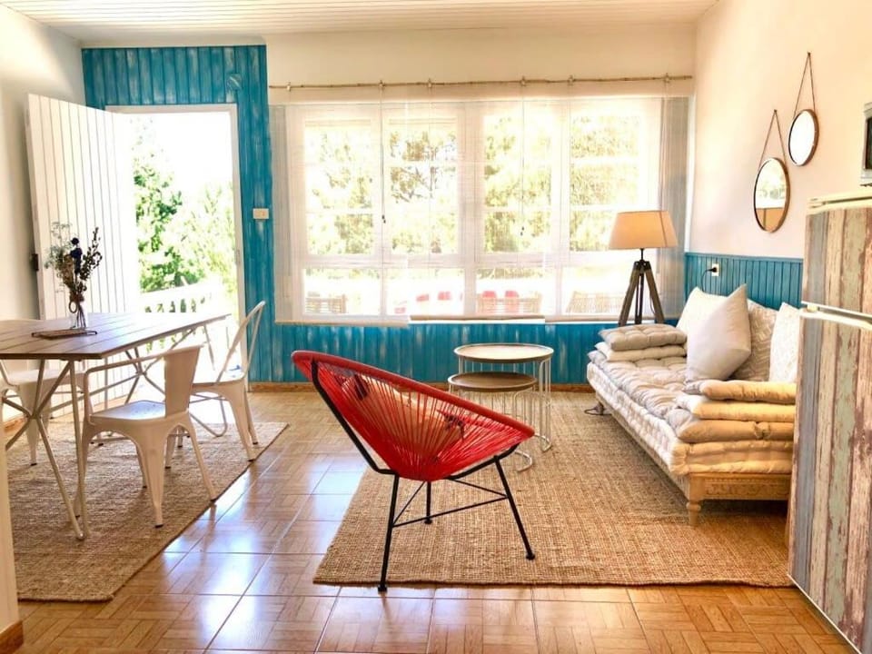 The Cliffs - Bannanas Longboard House in A Mariña Occidental