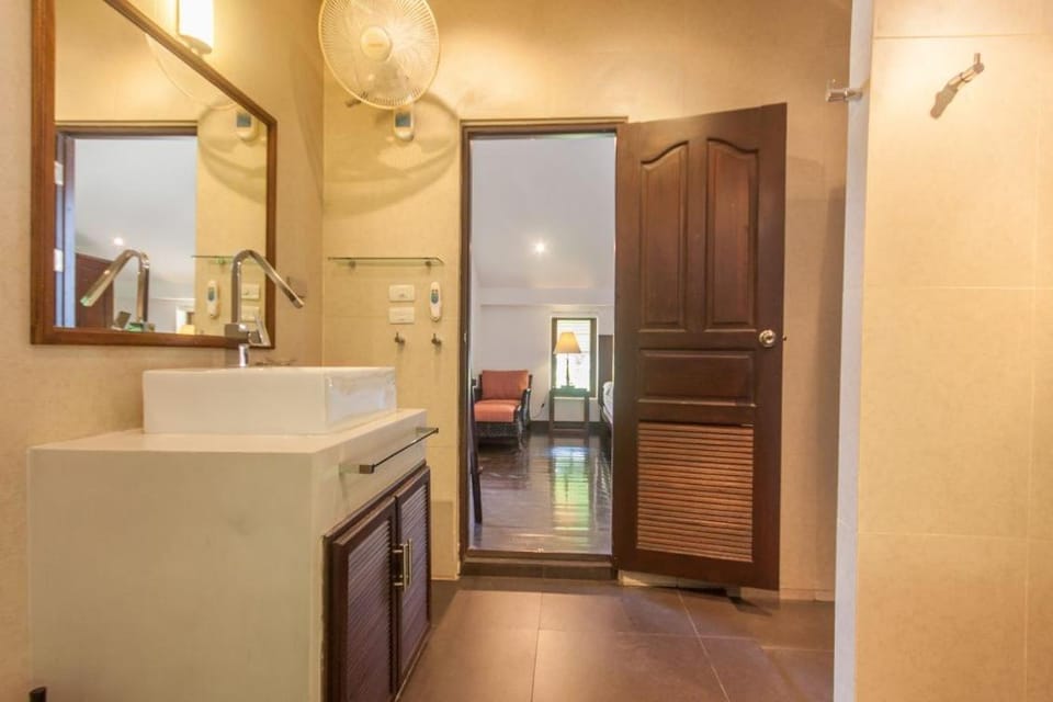 Malee Beach E8 Villa in Sala Dan