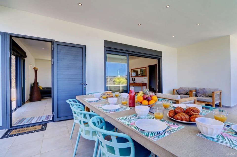 Patio, Dining area