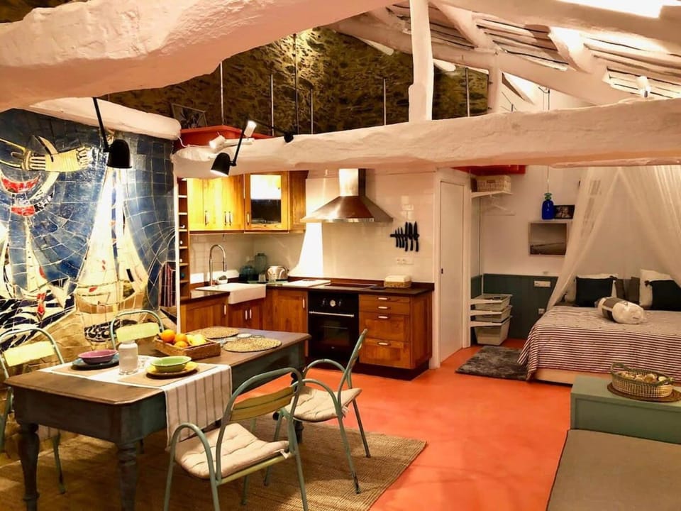 The Cliffs - Cala Porto do Val House in A Mariña Occidental