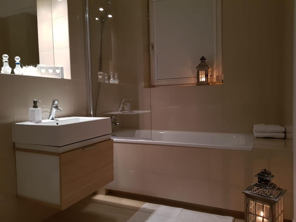 Bathroom, Bath