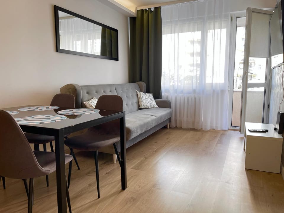 Living room, Photo of the whole room, Seating area, Dining area
