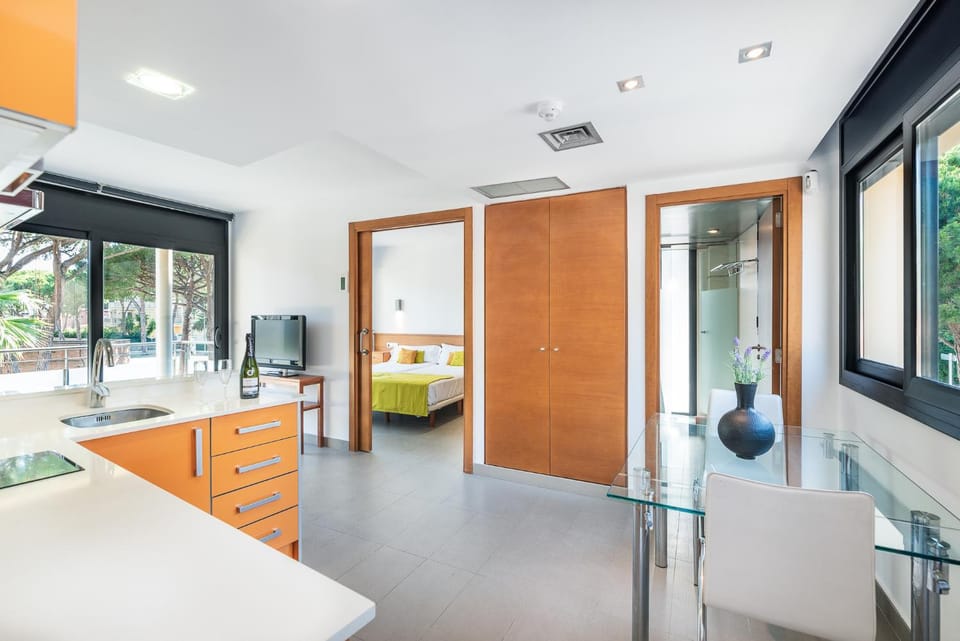Aparthotel Las Palmeras Castelldefels Apartment hotel in Castelldefels
