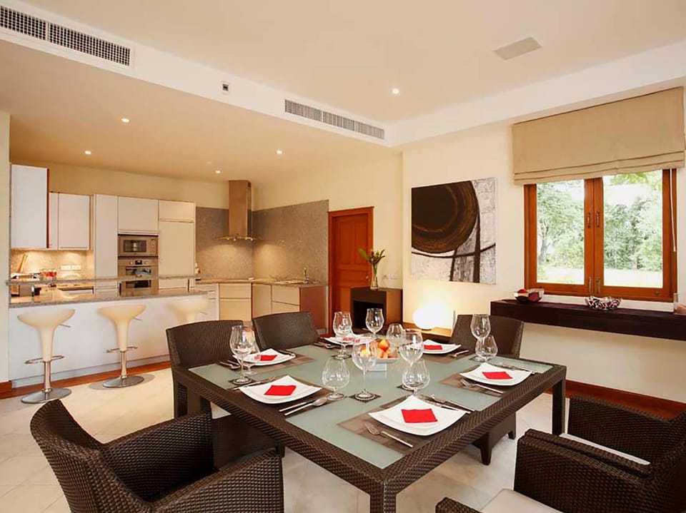 Kitchen or kitchenette, Dining area, Breakfast