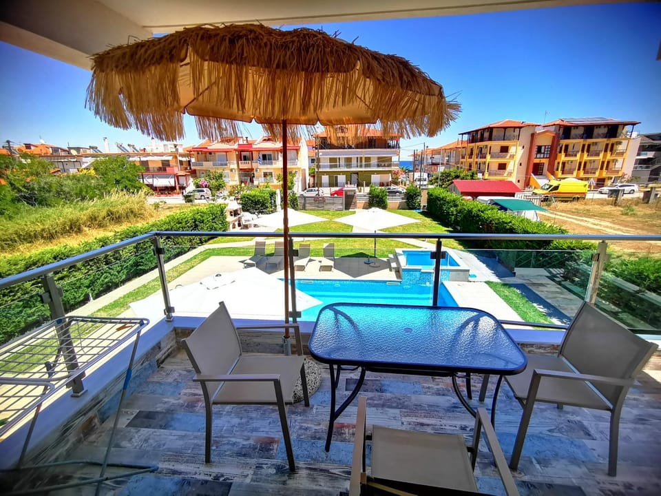 Balcony/Terrace, Swimming pool