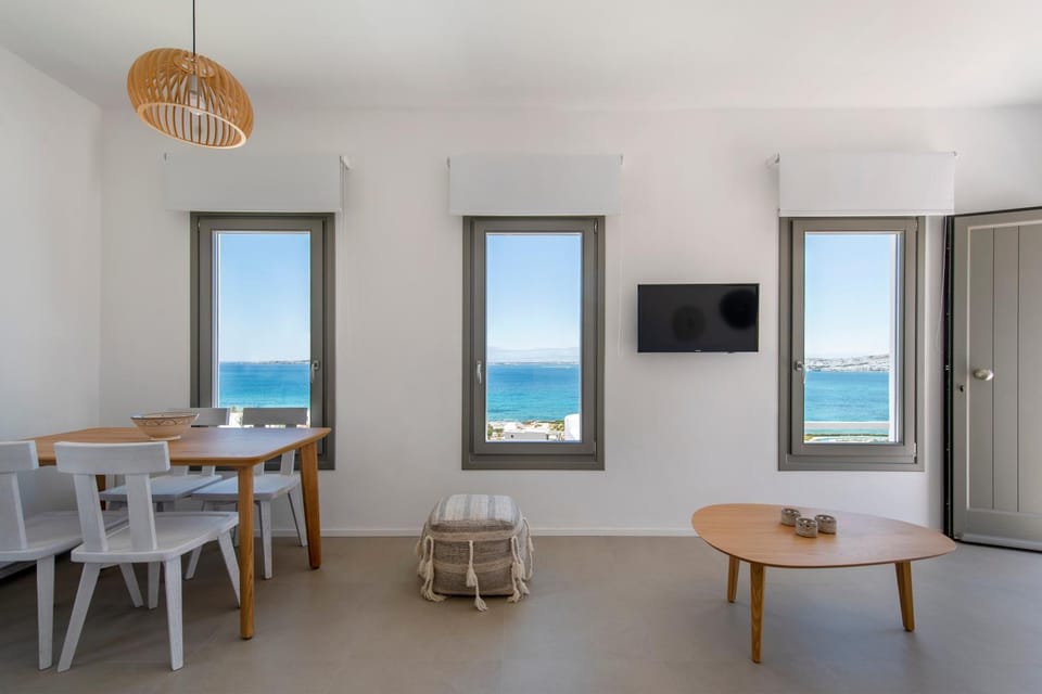 Living room, Dining area, Sea view