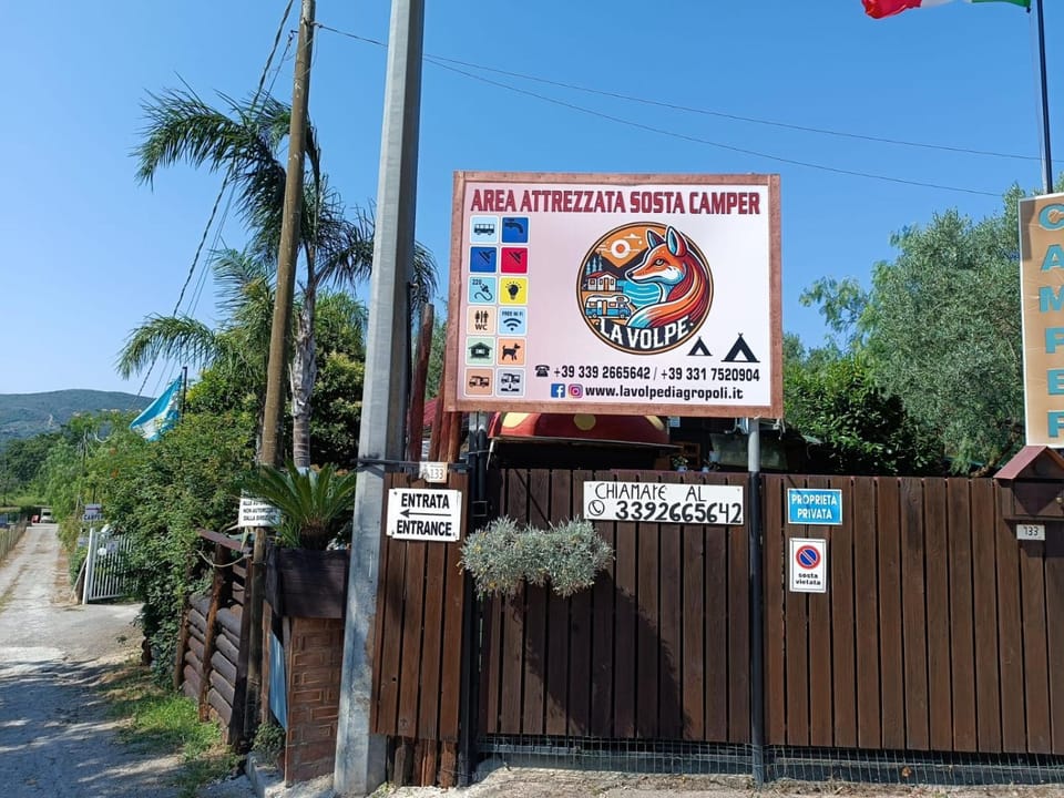 LA VOLPE DI AGROPOLI Campground/ 
RV Resort in Agropoli