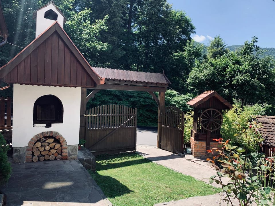 Székely Fogadó - Hanul Secuiesc Bed and Breakfast in Brașov County