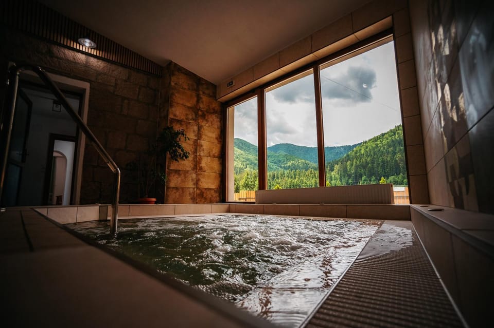 Hot Tub, Spa and wellness centre/facilities
