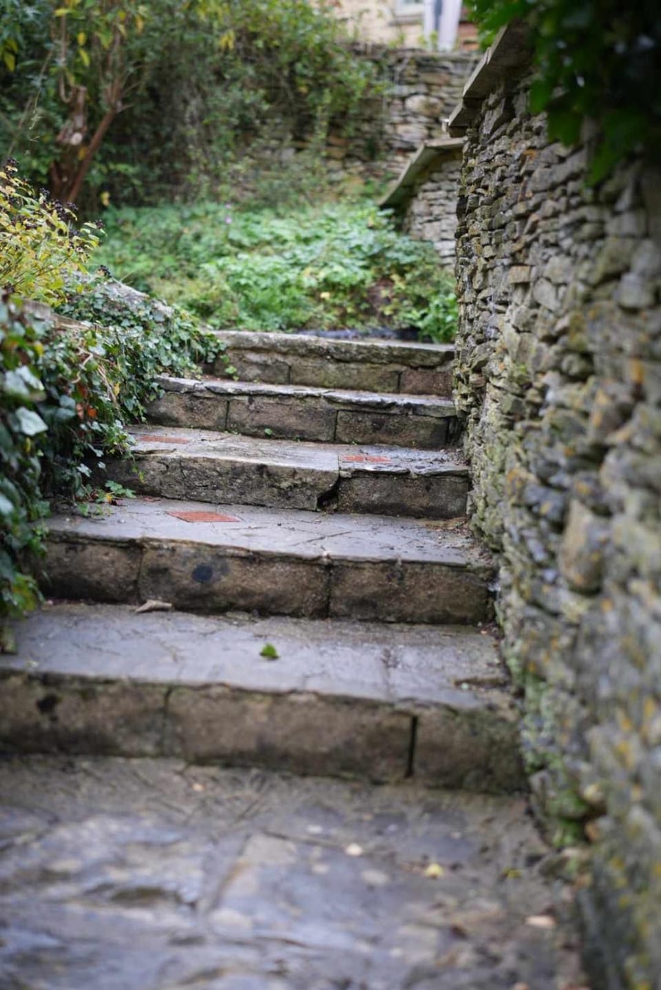 Hollyhock House House in West Oxfordshire District