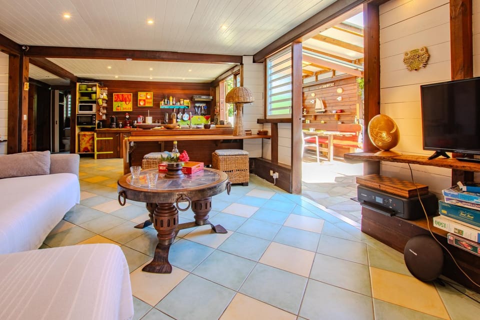 Living room, Dining area