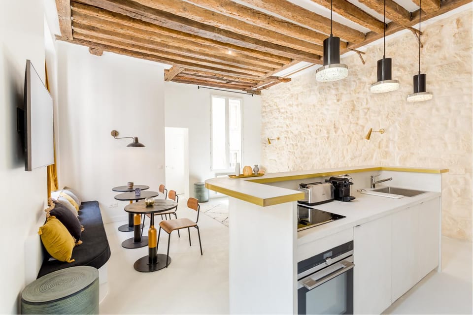 Coffee/tea facilities, Kitchen or kitchenette, Dining area