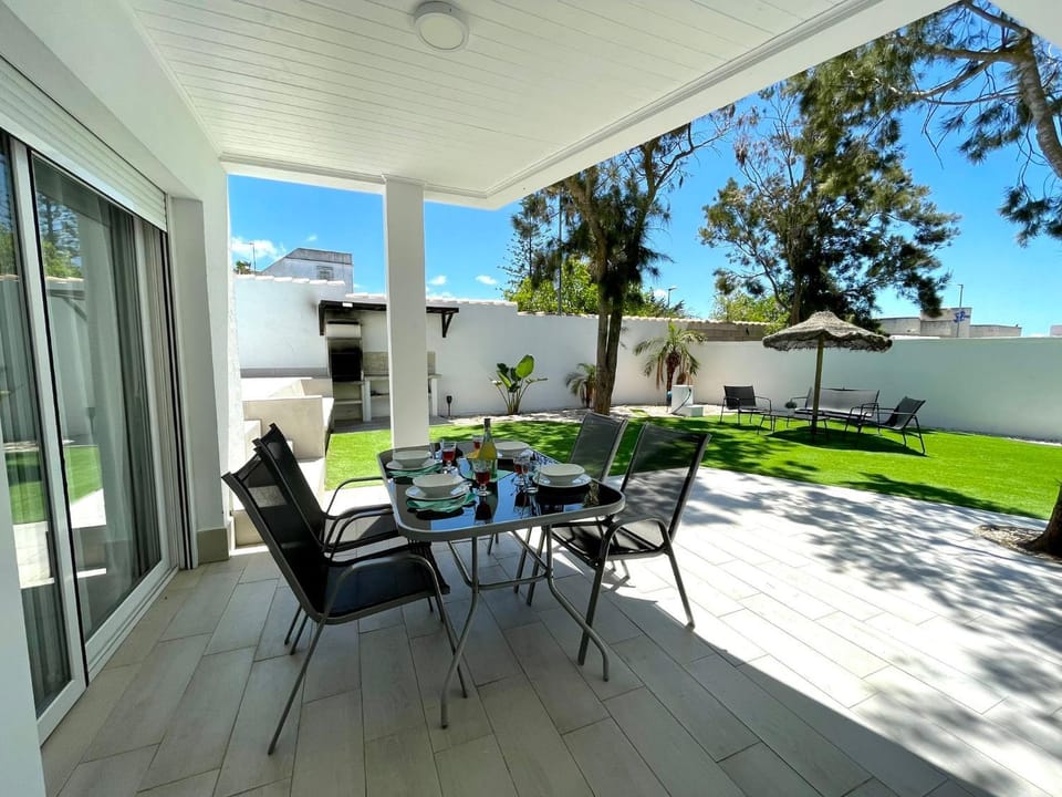 BBQ facilities, Garden, Balcony/Terrace, Dining area