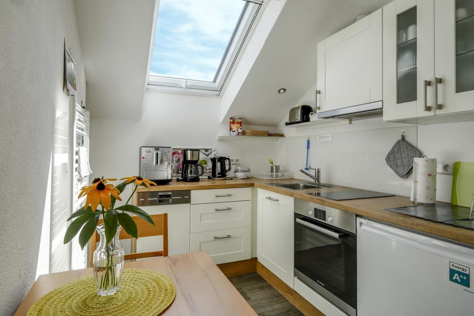 Property building, Kitchen or kitchenette, Living room