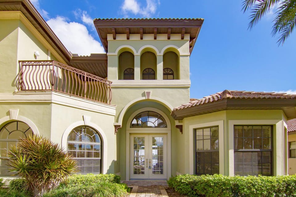 Property building, Facade/entrance