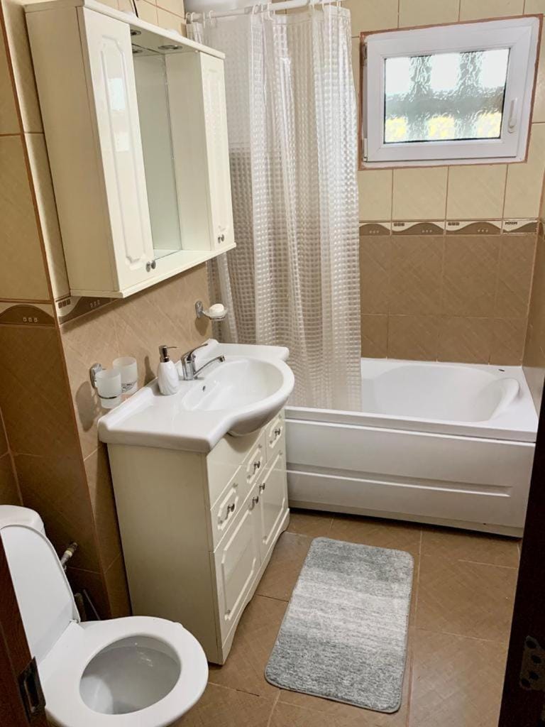 Toilet, Bathroom, Bath, towels