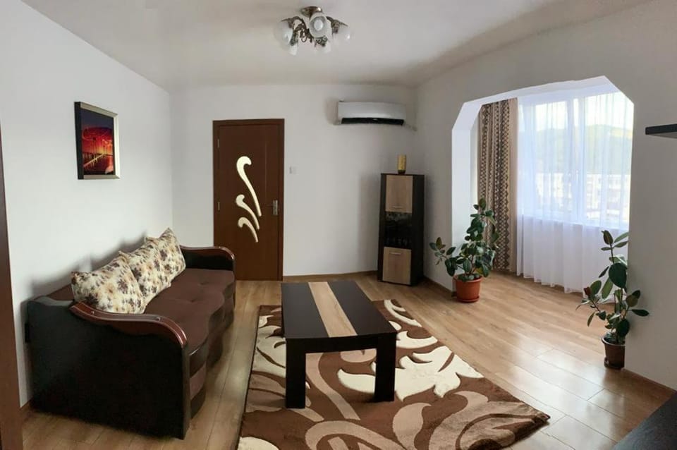 TV and multimedia, Living room, Seating area, air conditioner