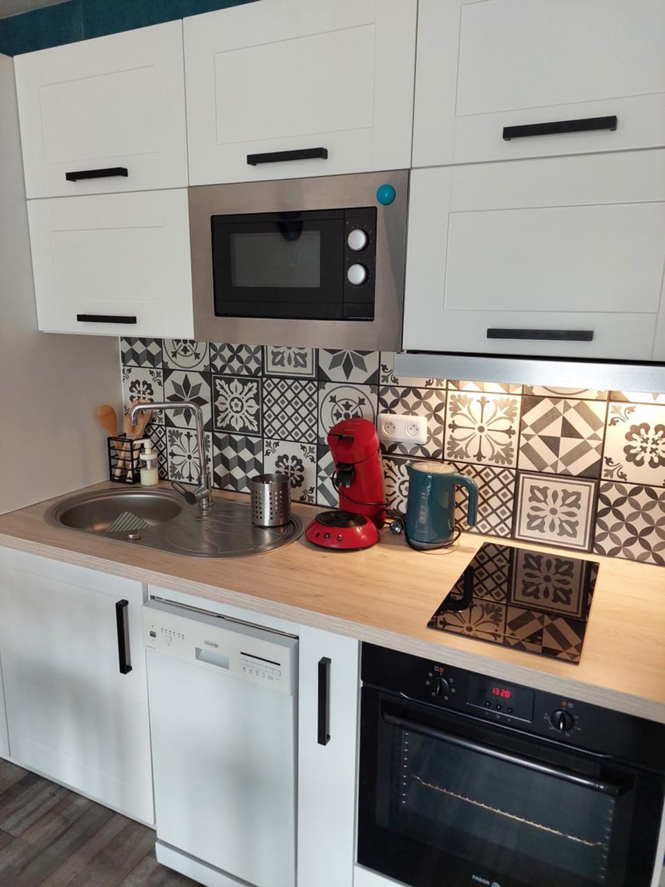 Coffee/tea facilities, Kitchen or kitchenette, dishwasher, minibar, pet friendly, stove, toaster