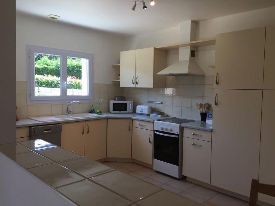 Maison neuve avec jardin, plage à 1.5km, animaux acceptés, équipements familiaux et sportifs - FR-1-336-100 House in Pays de la Loire