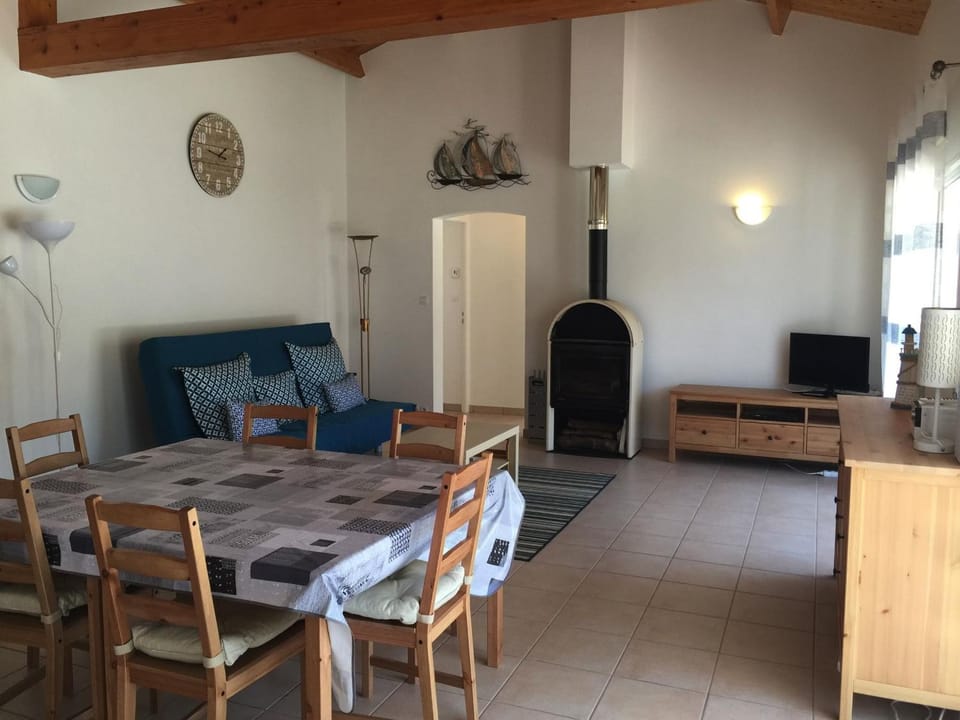 Maison neuve avec jardin, plage à 1.5km, animaux acceptés, équipements familiaux et sportifs - FR-1-336-100 House in Pays de la Loire