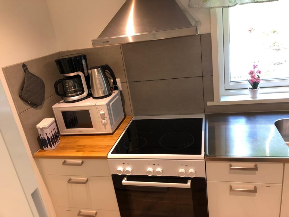 Coffee/tea facilities, Kitchen or kitchenette