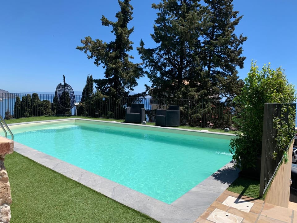Day, Natural landscape, Garden view, Pool view, Swimming pool, sunbed