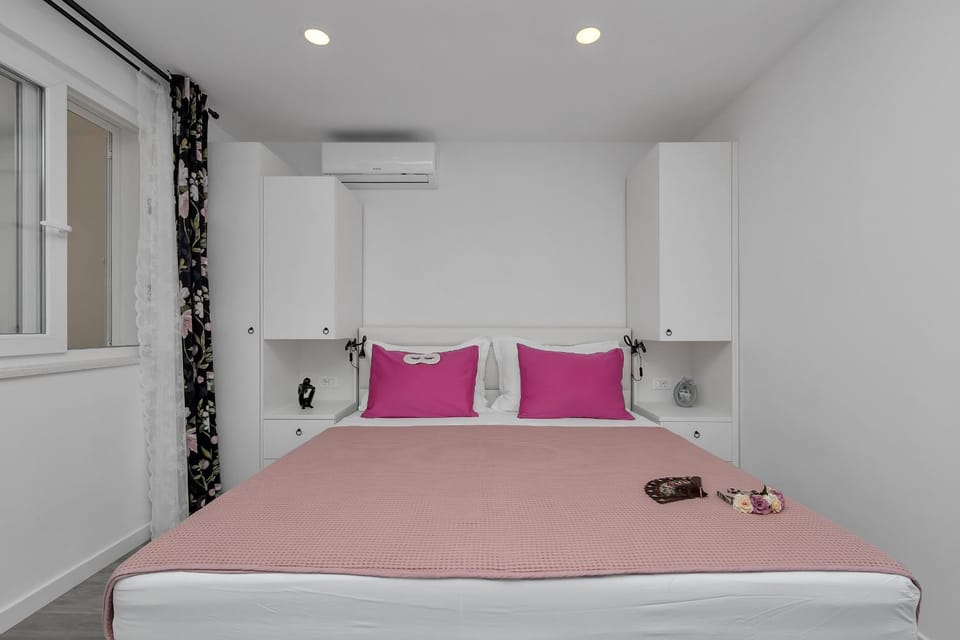 Luxurious studio apartment Jube Apartment in Makarska