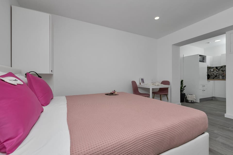 Luxurious studio apartment Jube Apartment in Makarska