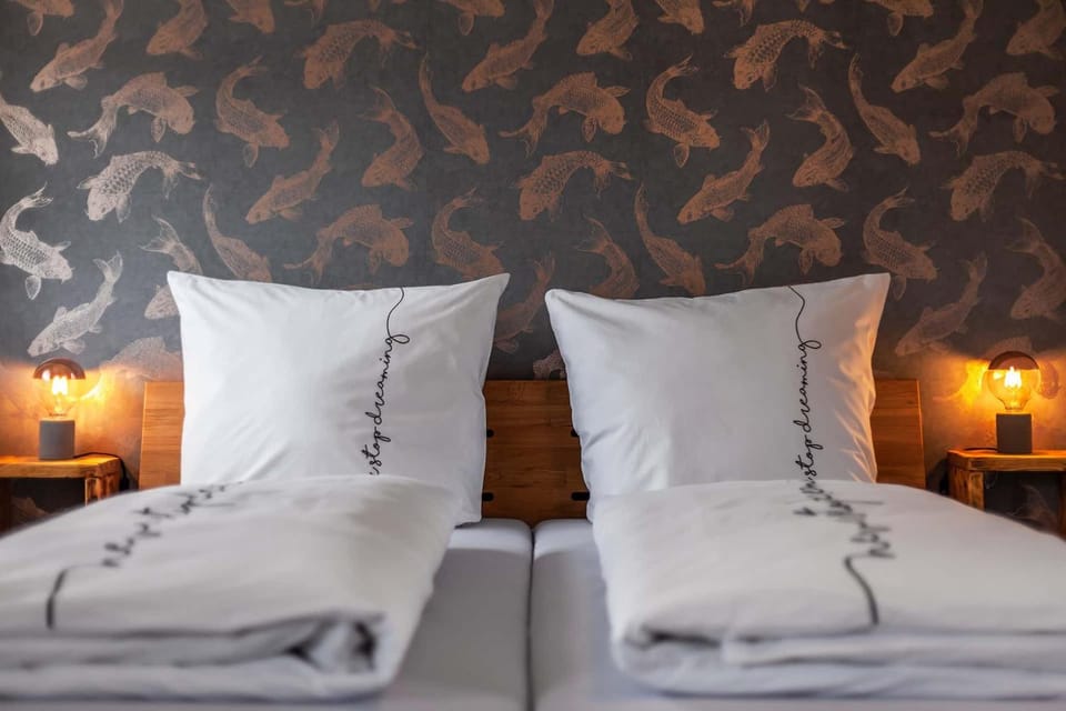 Bed, Photo of the whole room, Decorative detail, Bedroom
