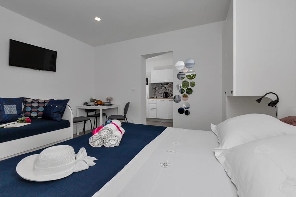 Luxurious studio apartment Toma Apartment in Makarska