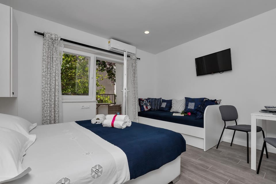 Luxurious studio apartment Toma Apartment in Makarska