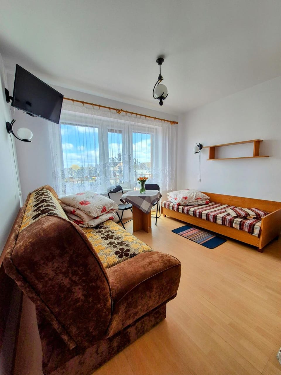 Bed, TV and multimedia