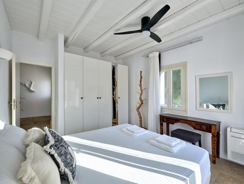 fireplace, wardrobe, air conditioner