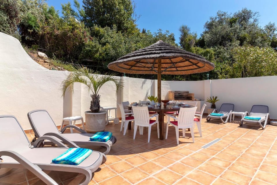 Casa Ouricos Large Pool BBQ Walk to beach Villa in Carvoeiro