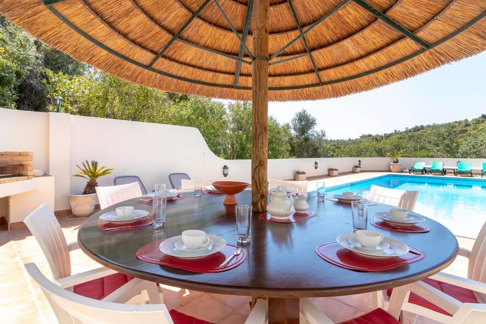 Casa Ouricos Large Pool BBQ Walk to beach Villa in Carvoeiro