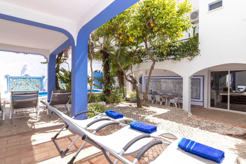 Villa Oasis Hidden Gem Heart of Village Pool Courtyard Villa in Carvoeiro