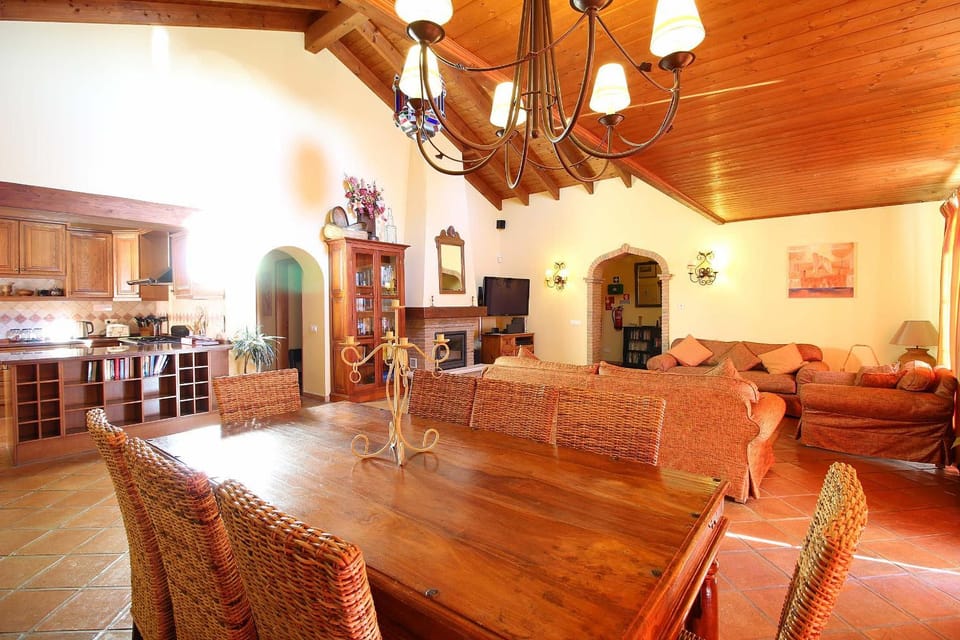 Casa Bruella - Walk to beach Pool WiFi and BBQ Villa in Carvoeiro