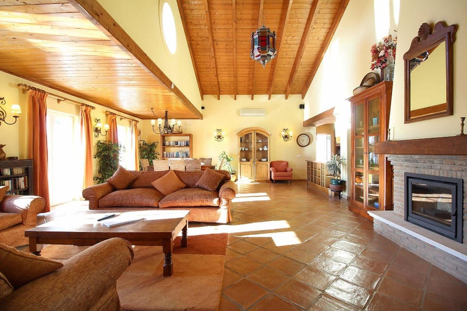Casa Bruella - Walk to beach Pool WiFi and BBQ Villa in Carvoeiro